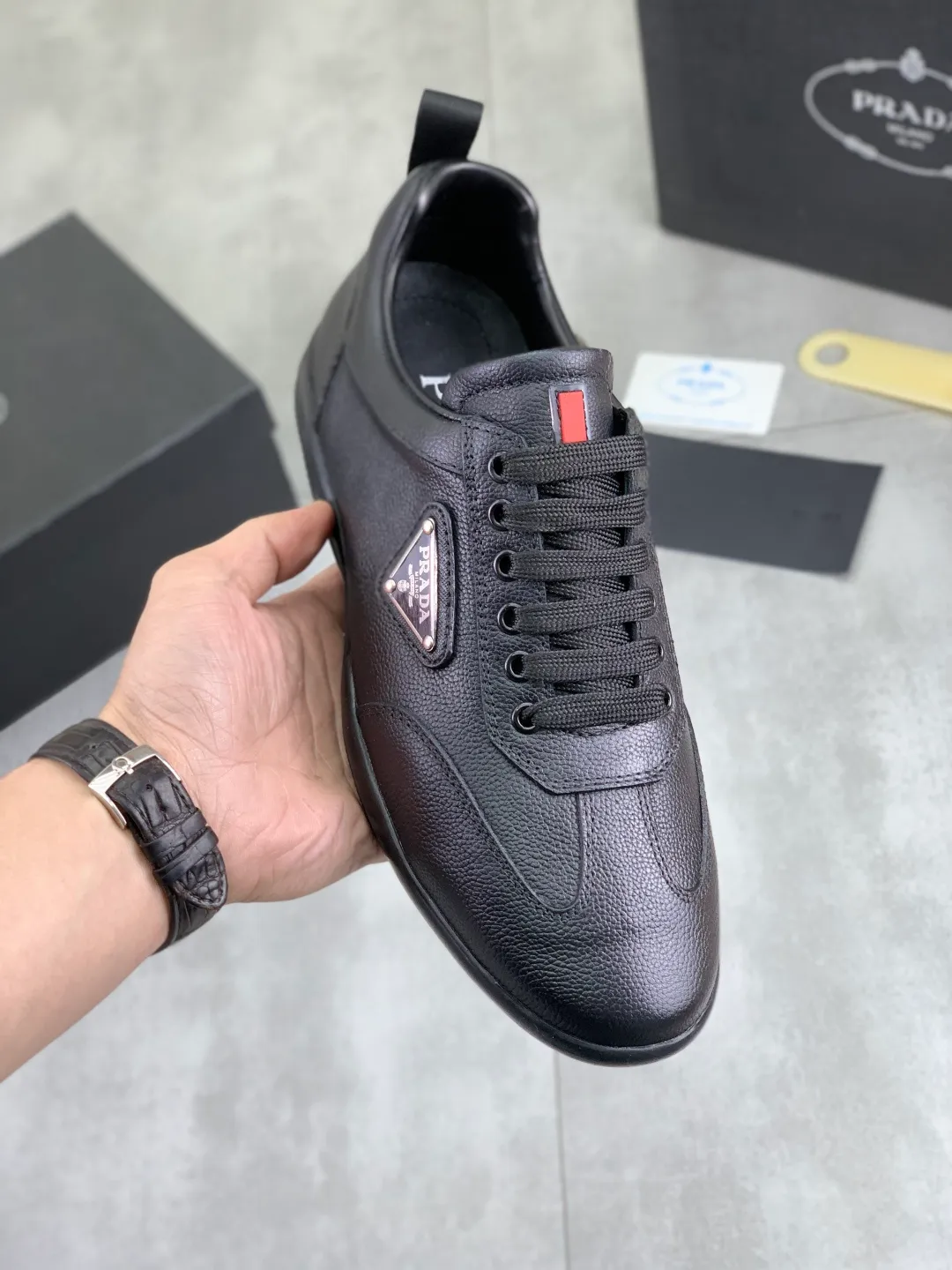 Men's Men's Shoes P400💰[New Style] The latest classic model of high-quality PRADA breathable and comfortable men's shoes is now on the official website, 1:1 copied, synchronized in Hong Kong, and on the same catwalk; all made of calfskin with breathable mesh fabric ➕Imported soft and comfortable sheep Leather lining, 🍡🍡original rubber outsole is non-slip and wear-resistant; comfortable to wear, attractive style, fine workmanship, and simple and neat shoe last, showing a man's courage and toughness, 👍size 38 to 44; 3⃣️colors🉑️ to choose from